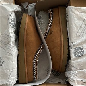 Size 7 Ugg Tasman Slipper in Chestnut